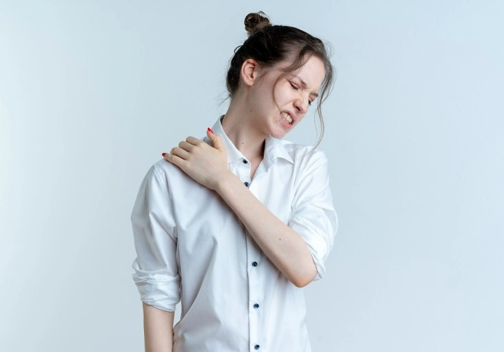 Left-Shoulder-Pain-—-Causes-Symptoms-and-Effective-Treatment-image