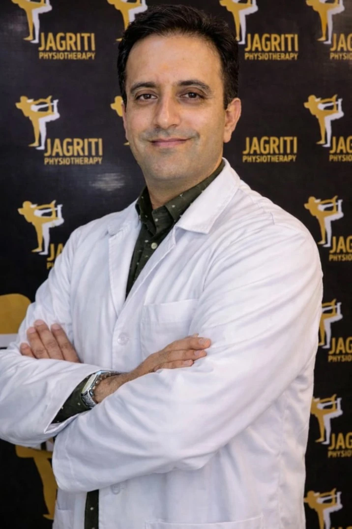 Dr Deepesh nainani New Image BIO
